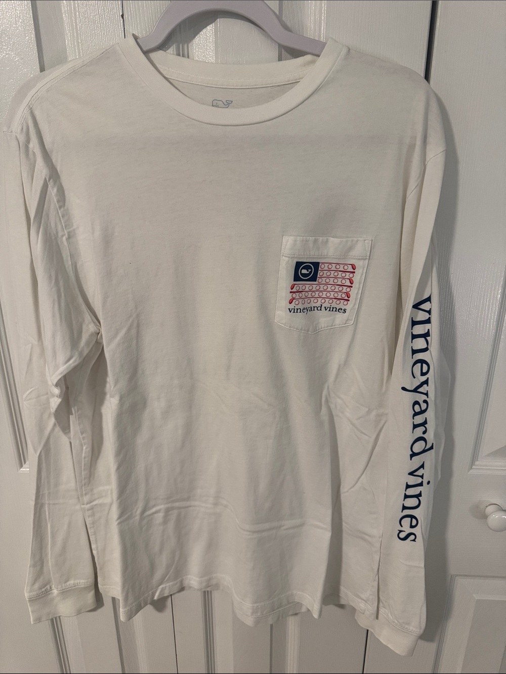 Vineyard Vines White Long-Sleeve Pocket Tee with Navy Sleeve Logo